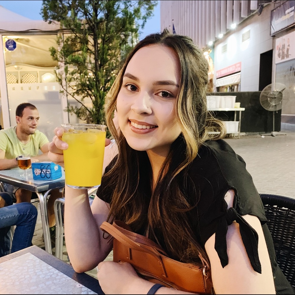 Meet your Posher, Rebeca